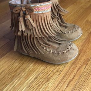 Adorable BOHO Fringe boots Size 7T